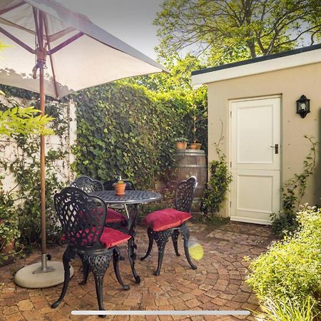 Guest Suite - Leafy Constantia Guest House Cape Town Exterior photo